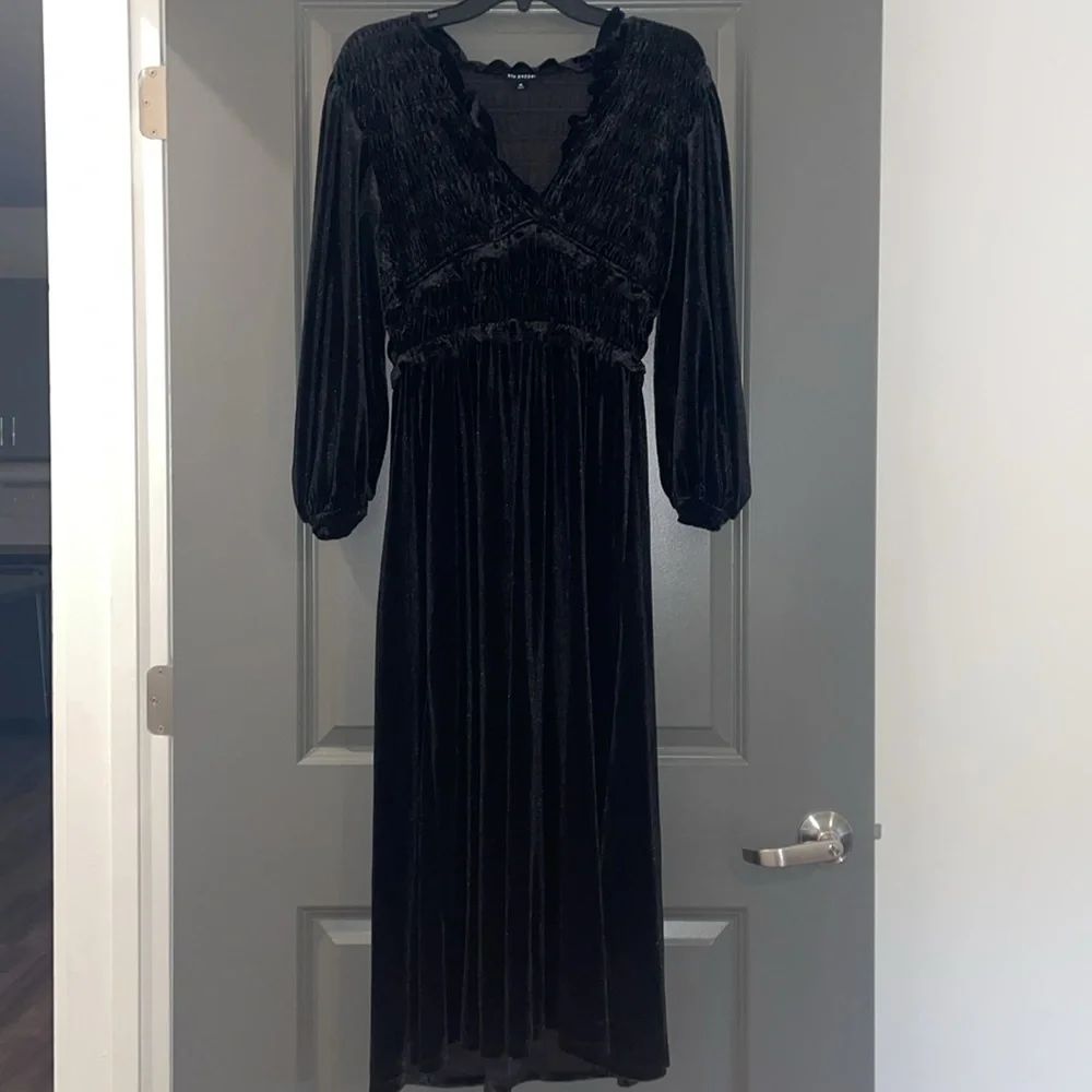 Blu Pepper Velvet Black Dress - Picture 4 of 4